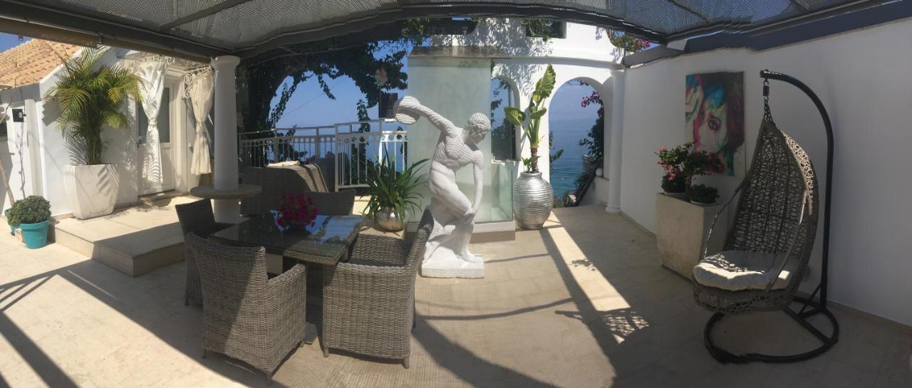 Villa Evita Mesongi Bagian luar foto