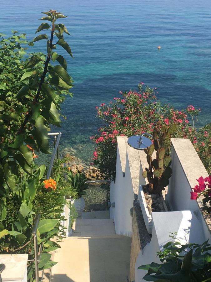 Villa Evita Mesongi Bagian luar foto