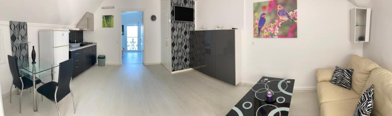 Villa Evita Mesongi Bagian luar foto