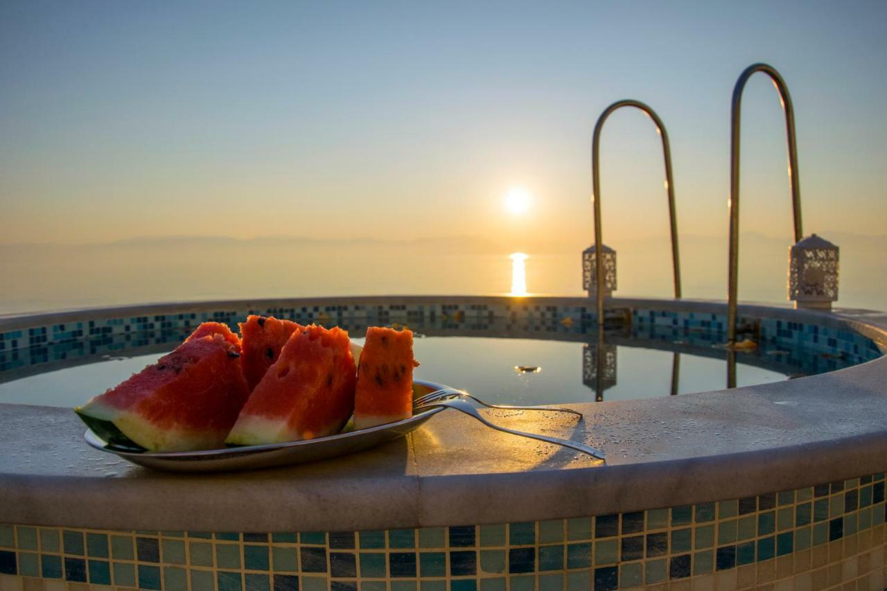 Villa Evita Mesongi Bagian luar foto