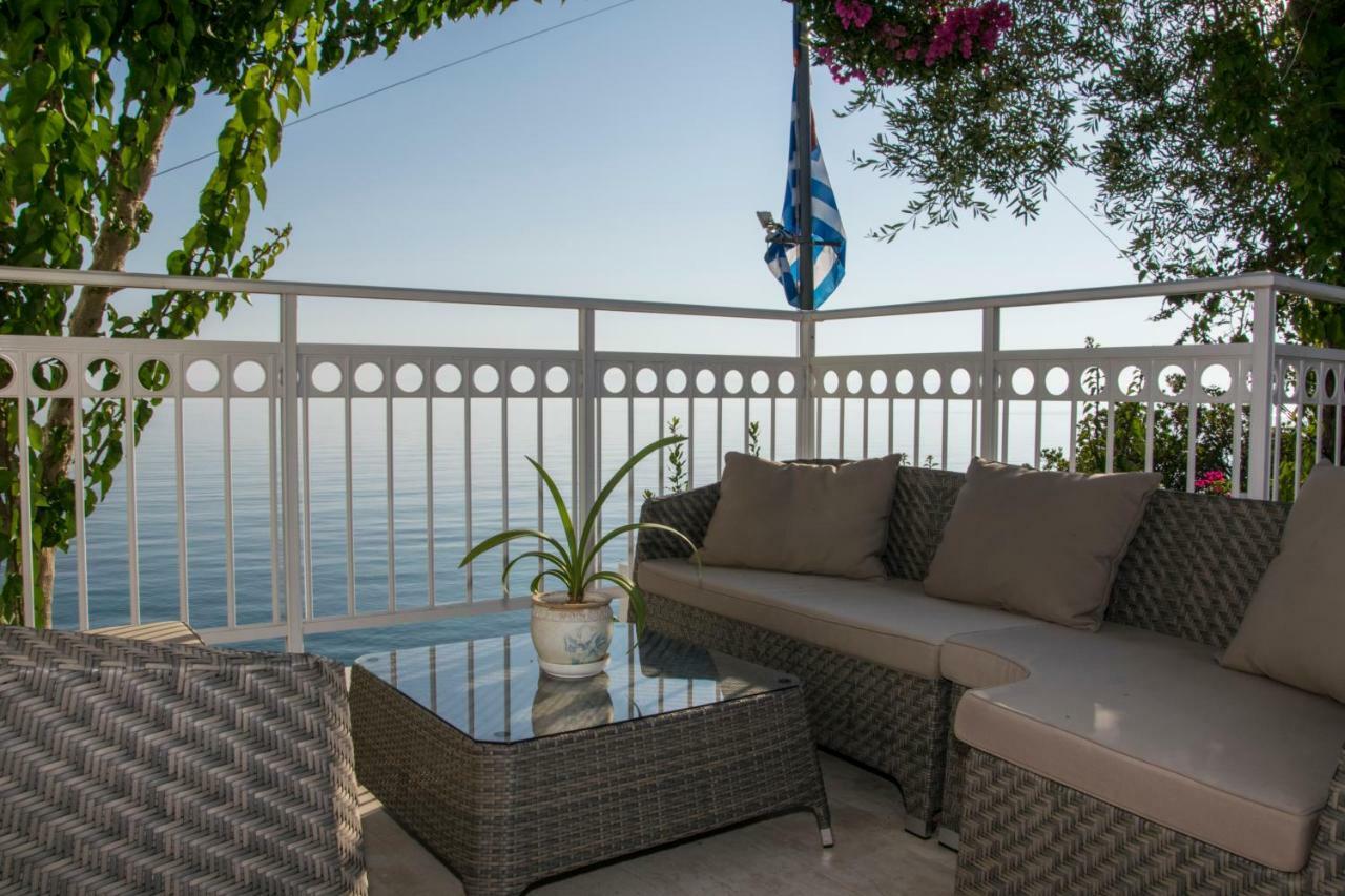 Villa Evita Mesongi Bagian luar foto