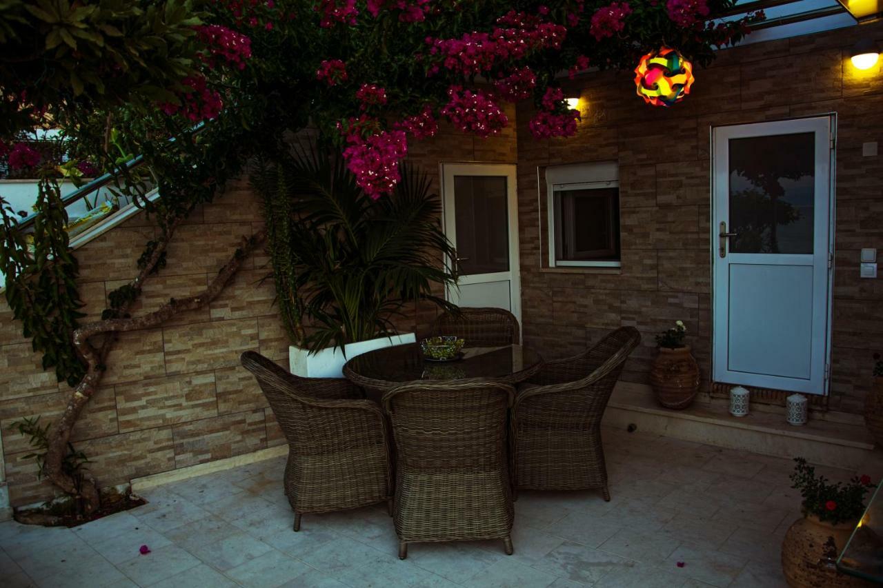 Villa Evita Mesongi Bagian luar foto